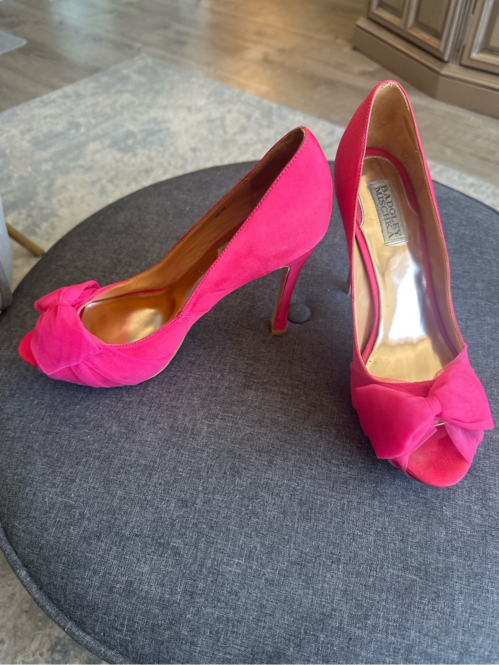 Badgley Mischka Hot Pink Peep-Toe Bow Stiletto Heels size 10M